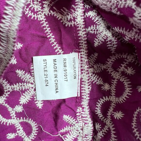 Solitaire Tunic Top Medium Floral Embroidered Scallop Trim Pullover Boho Blouse - Picture 10 of 11